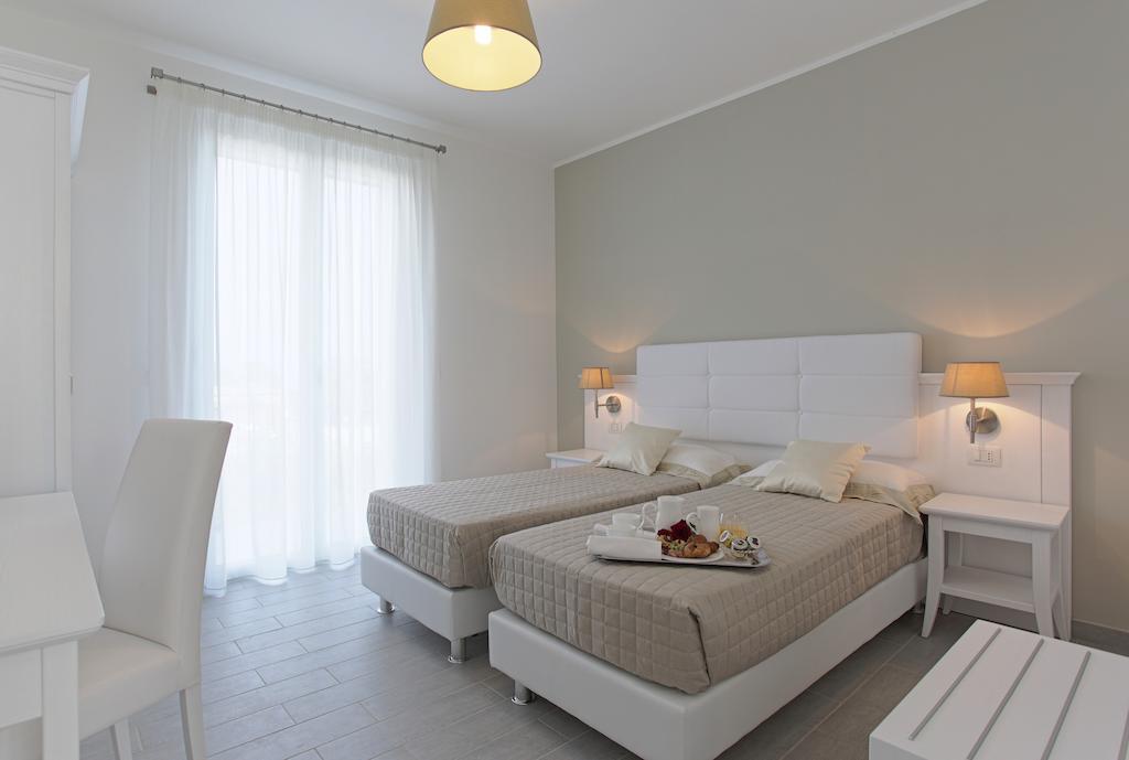 Scala Dei Turchi Resort Realmonte Ruang foto